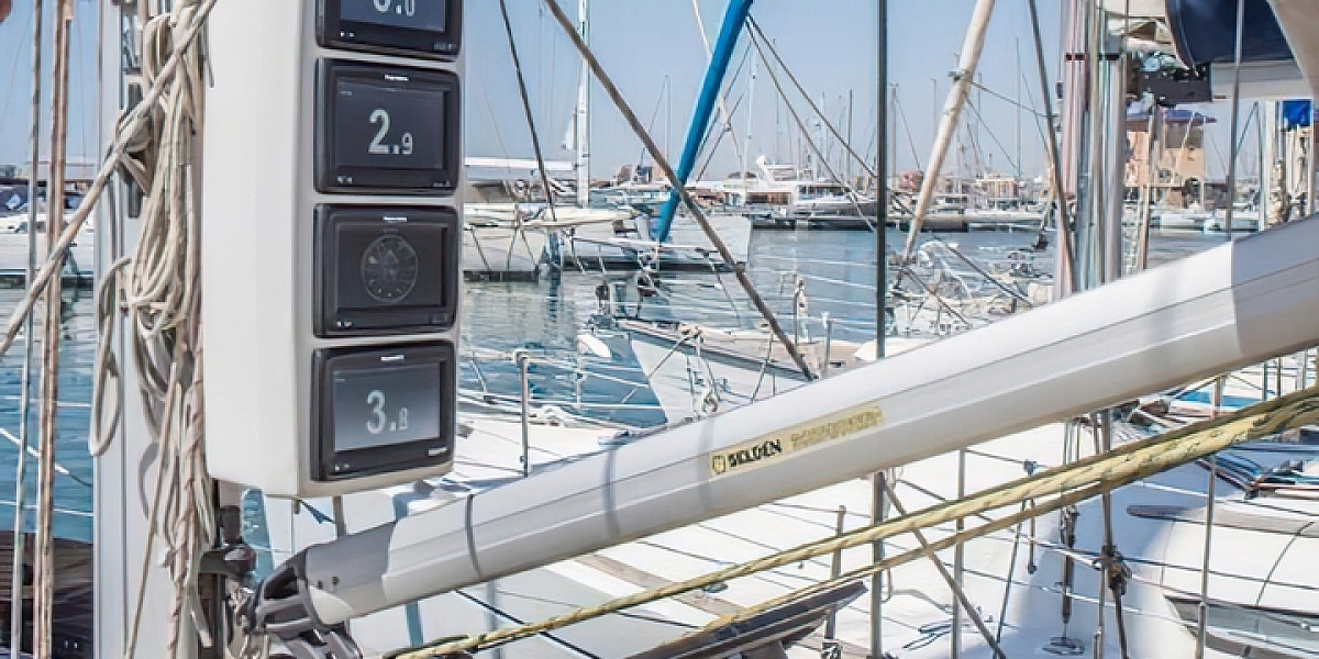 Продается парусная яхта AZUREE 41